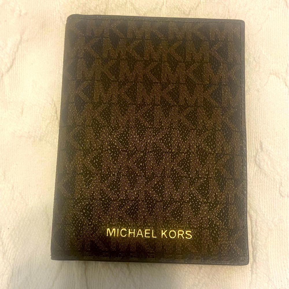 Michael Kors passport cover